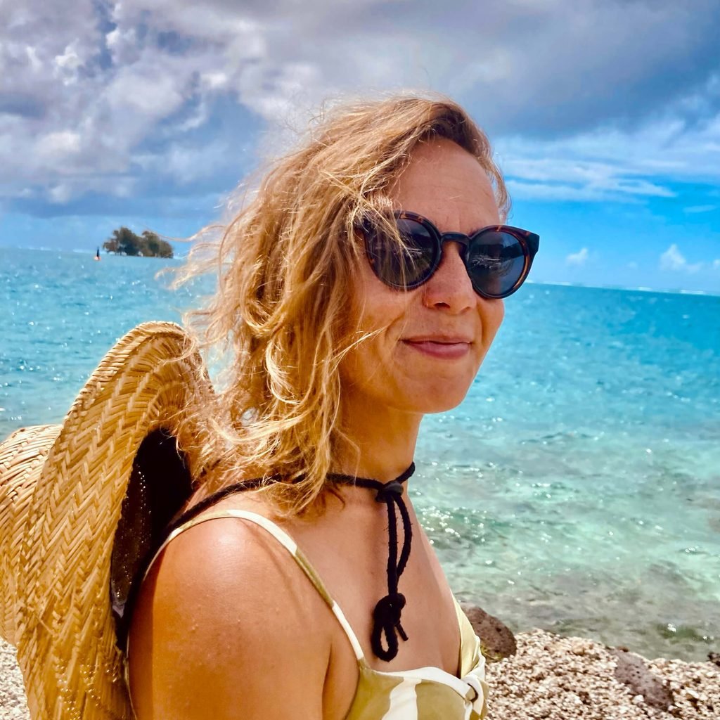 Morgane, skippeuse de l'équipe CocoSail, école de voile en Polynésie
